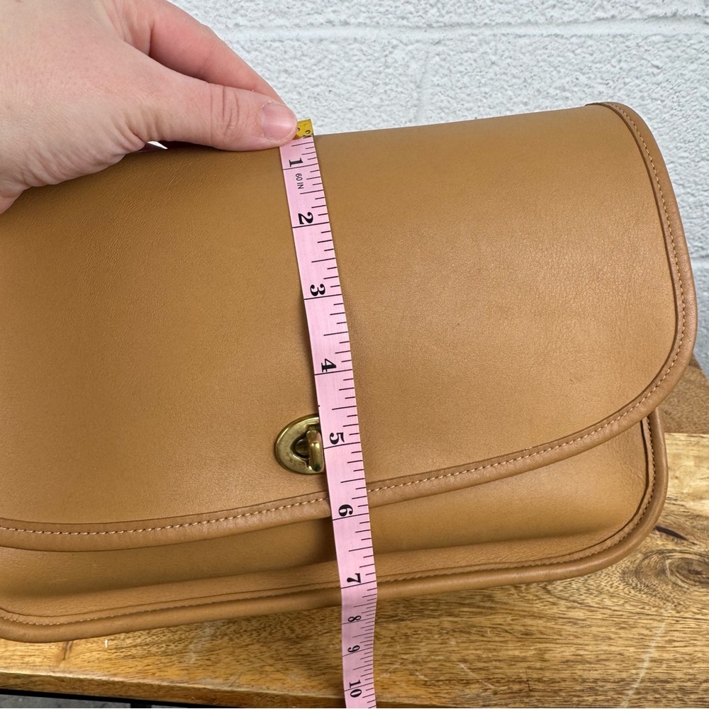 Coach Vintage City Bag | Butterscotch Glove-Tanned Crossbody - Picture 15 of 16